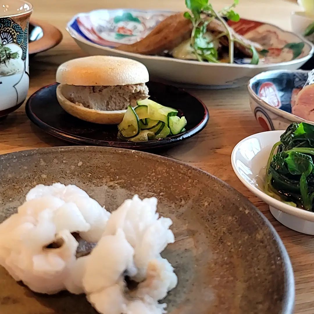 昨日は試作の日でした。
ごはんもの以外一通り作って食べて
ボリュームと味の確認

ってなわけで7月の試作はほぼ終了！

ハモやら穴子やら夏らしいコースが完成しましたのでお楽しみに

〆のごはんものが未完なので完成しだいコースの詳細お知らせします

#浦和　 #浦和東口　 #居酒屋　 #カウンター　 #ジビエ　 #コース料理　 #和食　 #日本酒　 #ハモ　