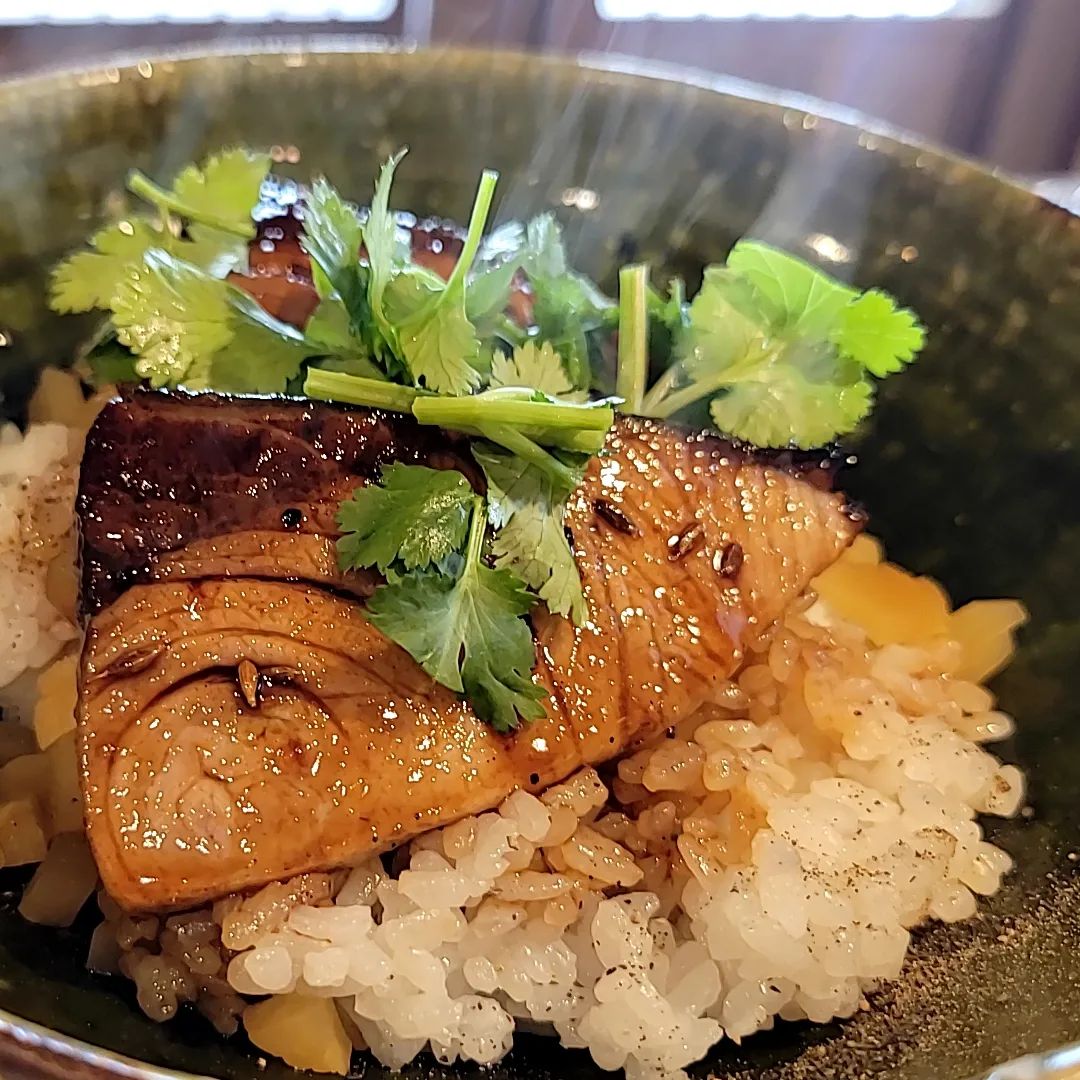 今日のまかない。
「クミン風味のぶり照りにパクチーと沢庵のご飯」
#和食　 #カウンター　 #コース料理　 #割烹　 #ジビエ　 #日本酒　 #まかない　 #浦和居酒屋　 
※※※※※※※※※※※※※※※※※
ご予約はこちらからどうぞ
https://edisone.jp/agarifuji/

浦和区東仲町15-16 1階
料理とお酒　あがりふじ