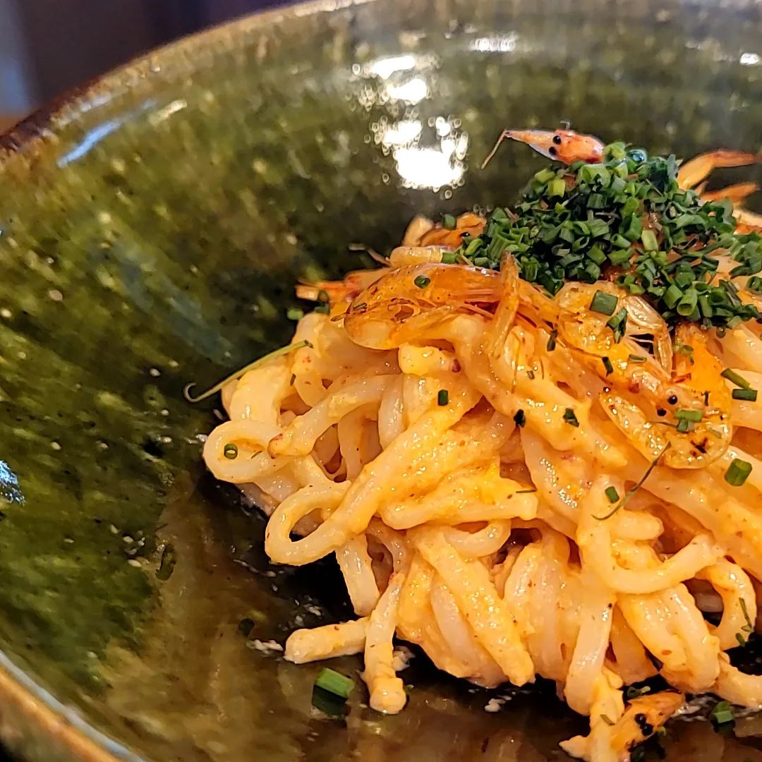 5月の試作です
「桜えび和え麺」
桜エビのペーストで麺を和えてます
麺は五島うどん　あと2～3回試作すれば完成すると思う　たぶん。

　 #和食　 #ジビエ　 #コース料理　 #桜エビ　 #五島うどん　 #日本酒　