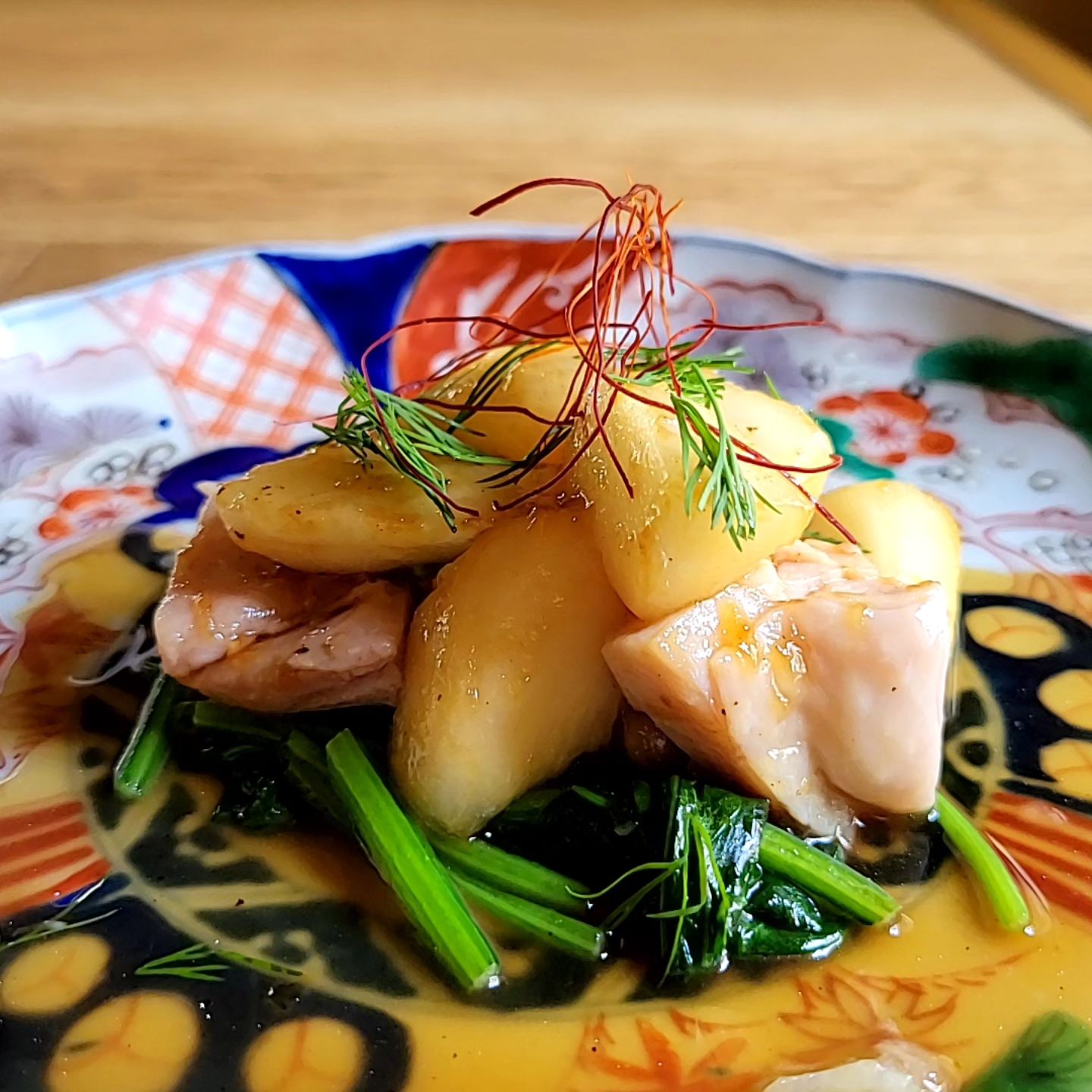 今月の料理「鶏と洋梨」

蒸し鶏と洋梨の取り合わせです
八角をきかせた甘辛なタレがかかってます

#浦和ディナー　 #和食　 #コース料理　 #日本酒　 #ジビエ　　 #あがりふじ※※※※※※※※※※※※※※※※
ご予約はこちらからどうぞ
https://edisone.jp/agarifuji/

料理とお酒　あがりふじ

浦和区東仲町15-16 1階

定休日　月曜

営業時間
12:00〜23:00　※最終入店21:00
(12:00～17:00は２日前までにご予約お願いします)