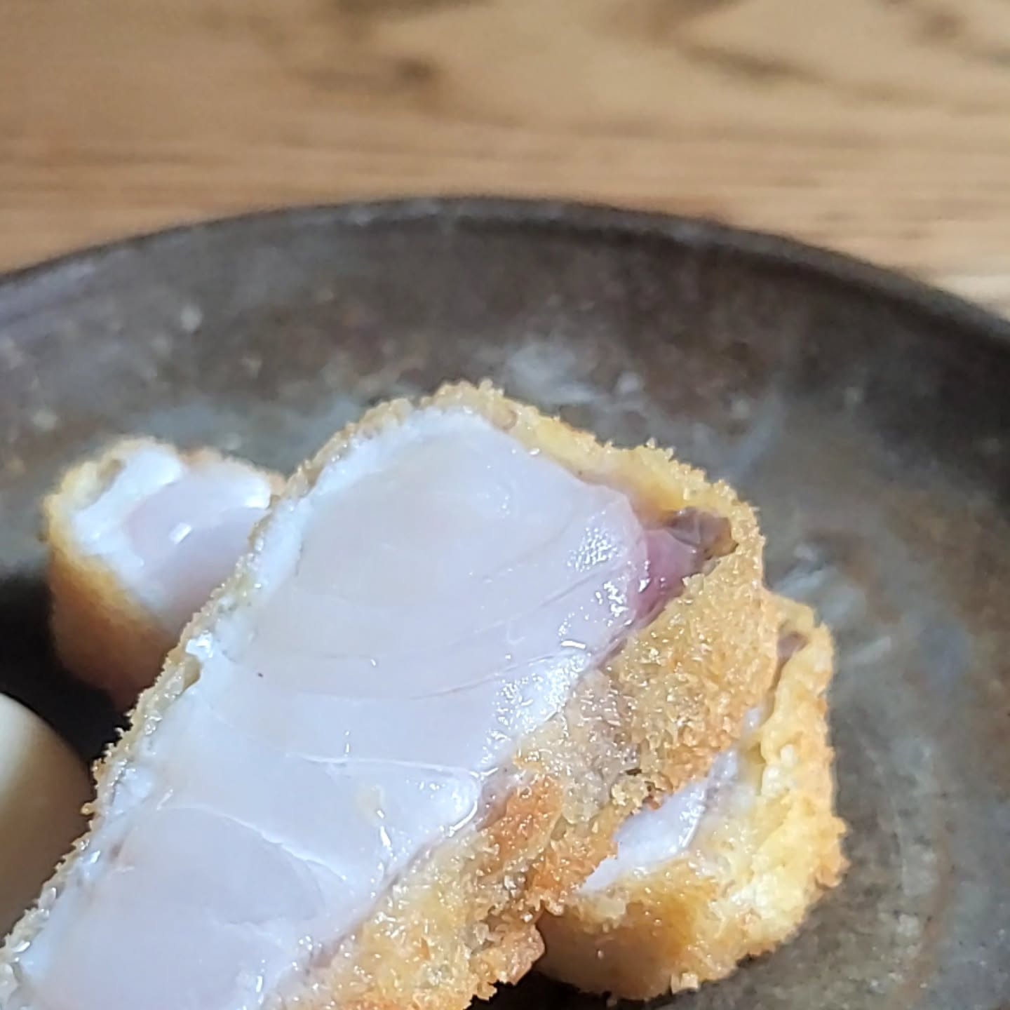 来月の試作「スズキレアフライ」

　　来月の献立(まだ予定)

・モロヘイヤと焼き海苔お浸し
・刺身
・夏のつまみ色々
・ラムしゃぶ　ゴマだれとマンゴーピューレ
・よだれ茄子
・スズキレアフライ
・鮎すりながし
・トマトのグラニテと大葉のパンナコッタ
・鶏低温調理　スキヤキソース
・穴子ごはん
・甘味

全11品

たぶんこの感じでいくと思いますがまだわかりません　
次の月曜日には確定させようと思います
宜しくお願いいたします

#浦和ディナー　 #浦和和食　 #コース料理　 #日本酒　 #ジビエ　 #あがりふじ　 
※※※※※※※※※※※※※※※※
ご予約はこちらからどうぞ
https://edisone.jp/agarifuji/

料理とお酒　あがりふじ

浦和区東仲町15-16 1階

定休日　月曜

営業時間
12:00〜23:00　※最終入店21:00
(12:00～17:00は２日前までにご予約お願いします)