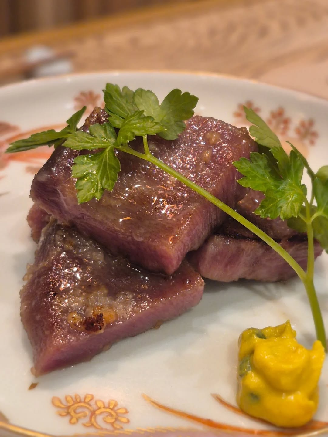 来月の試作
「牛タン西京漬け」

西京漬けにして低温で加熱
次回試作は加熱時間を長くしてみる

※※※※※※※※※※※※※※※※
ご予約はこちらからどうぞ
https://edisone.jp/agarifuji/

料理とお酒　あがりふじ

浦和区東仲町15-16 1階

定休日　月曜

営業時間
12:00〜23:00　※最終入店21:00
(12:00～17:00は２日前までにご予約お願いします)