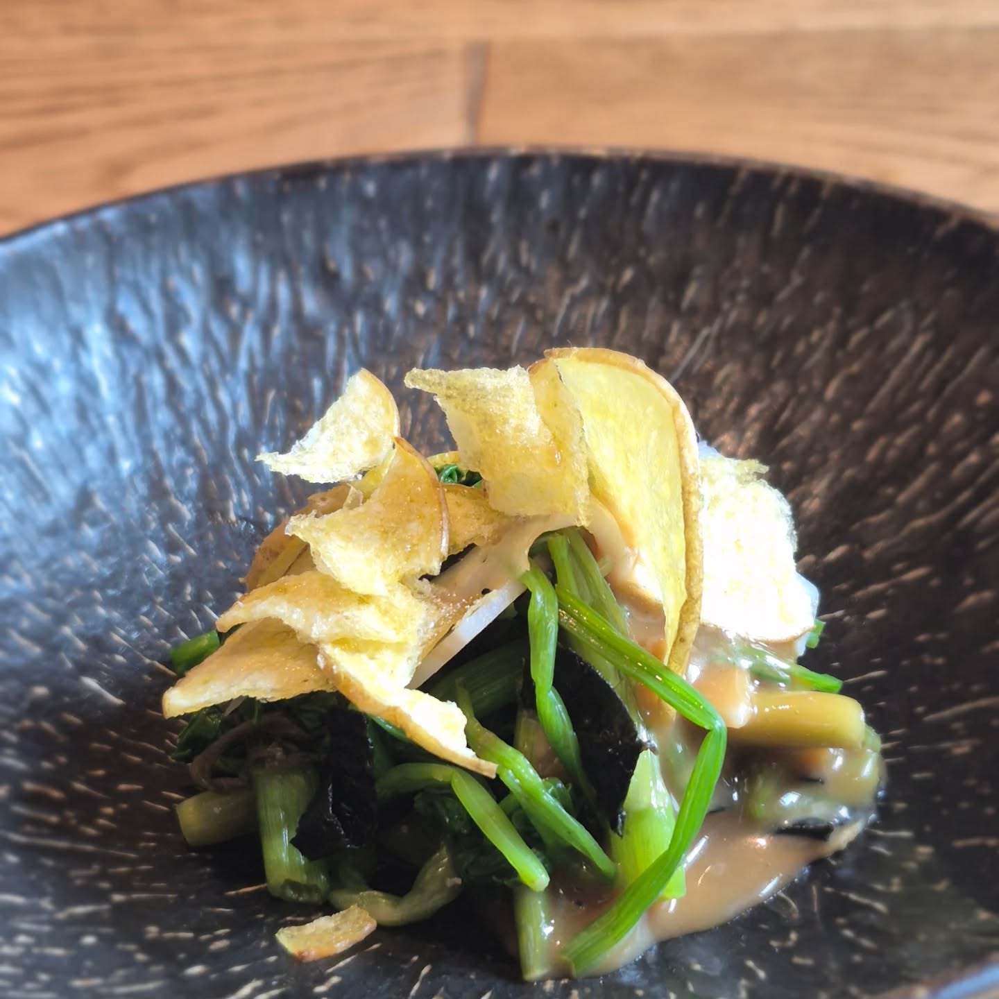 来月の試作
「芹と蓮根ゴマだれ和え」
上にのってるのは自家製のポテトチップスです
一品目にお出ししようかと
※※※※※※※※※※※※※※※※
ご予約はこちらからどうぞ
https://edisone.jp/agarifuji/
料理とお酒 あがりふじ
浦和区東仲町15-16 1階
定休日 月曜
営業時間
12:00〜23:00 ※最終入店21:00
(12:00~17:00は2日前までにご予約お願いします)