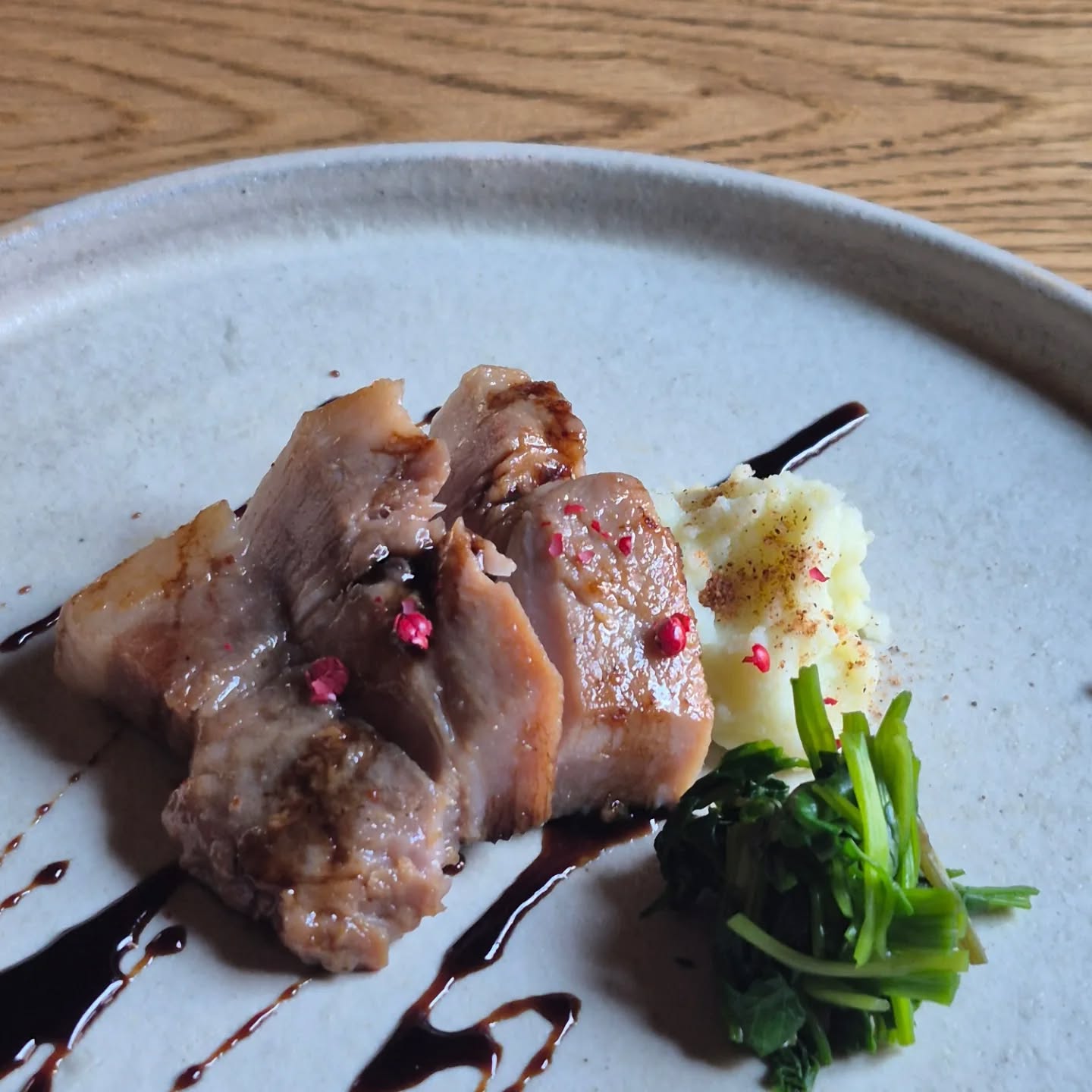 来月の試作
「豚味噌漬け　カリフラワーのペースト」

※※※※※※※※※※※※※※※※
ご予約はこちらからどうぞ
https://edisone.jp/agarifuji/

料理とお酒　あがりふじ

浦和区東仲町15-16 1階

定休日　月曜

営業時間
12:00〜23:00　※最終入店21:00
(12:00～17:00は２日前までにご予約お願いします)