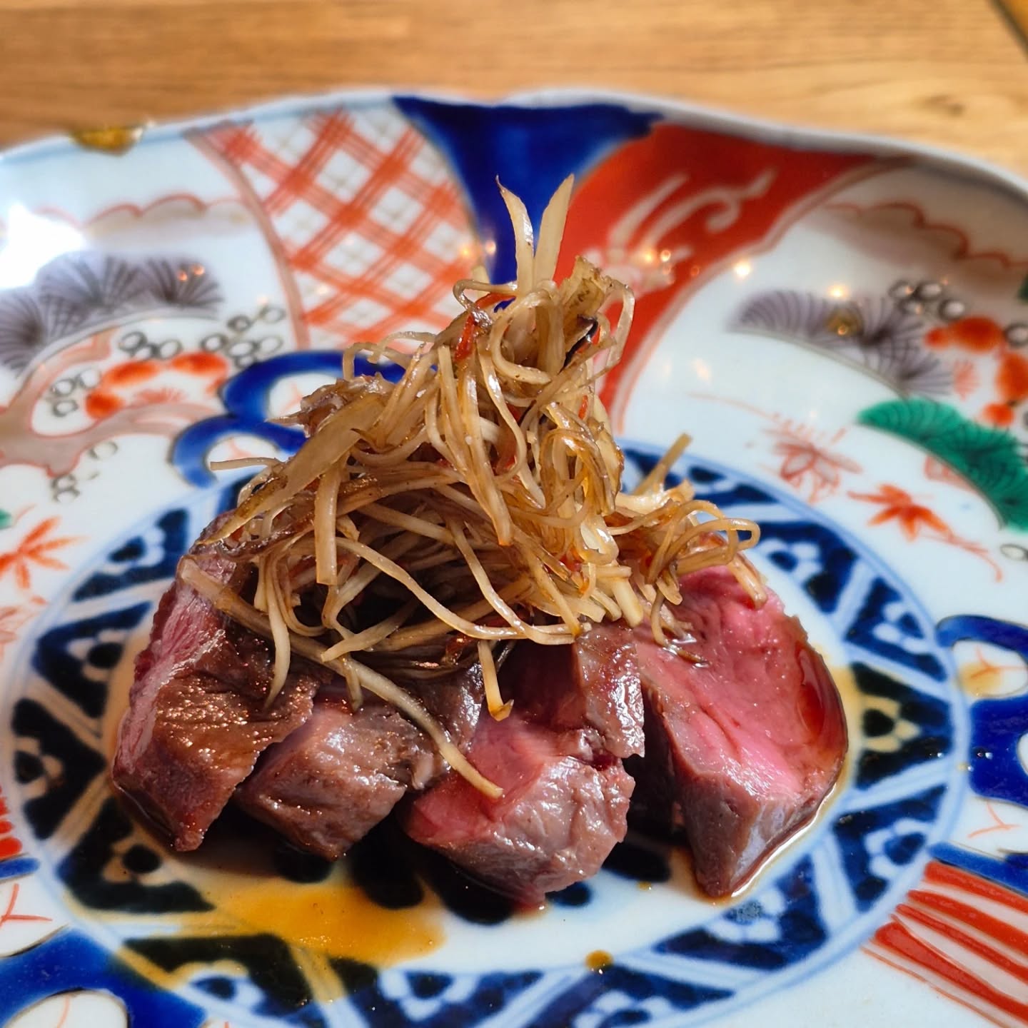 来月の試作
「鹿ときんぴら」

やっぱり鹿とゴボウは相性いいですね

低温調理で柔らかく仕上げた鹿のシンタマと細く切ったきんぴらごぼうの歯ごたえ
食感の違いを楽しめる一品です

※※※※※※※※※※※※※※※※

浦和での両家顔合わせなど節目のお食事や接待
ご家族、友人のグループでのご利用にもおすすめです

ご予約はこちらからどうぞ
https://edisone.jp/agarifuji/

料理とお酒　あがりふじ

浦和区東仲町15-16 1階

定休日　月曜

営業時間
12:00〜23:00　※最終入店21:00
(12:00～17:00は２日前までにご予約お願いします)