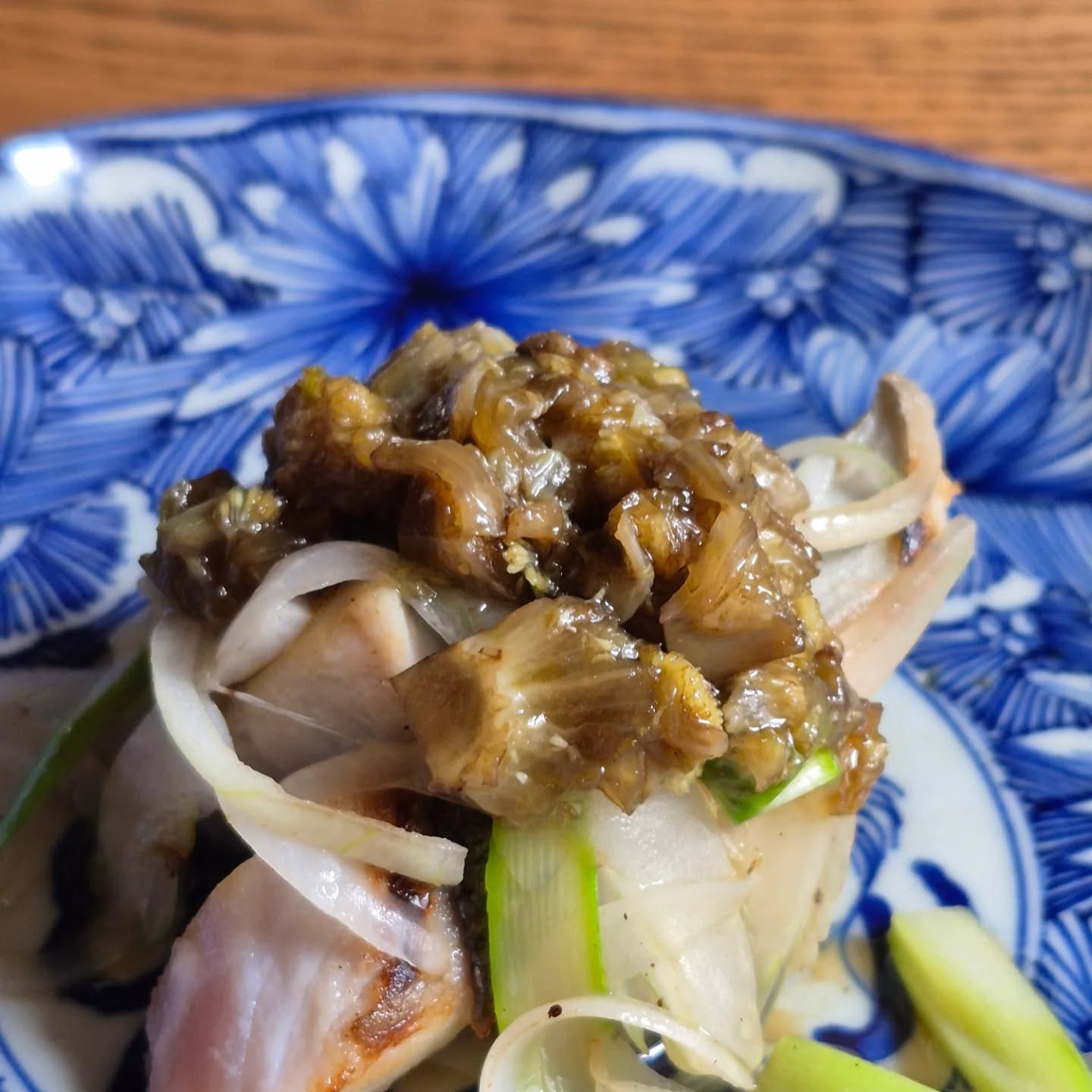 来月の試作
「鰆　ふきのとうソース」

鰆、新玉ねぎ、アスパラをソテーして上からふきのとうのソースをかけました
ほろ苦く春らしい一品です

※※※※※※※※※※※※※※※※

浦和での両家顔合わせなど節目のお食事や接待
ご家族、友人のグループでのご利用にもおすすめです

ご予約はこちらからどうぞ
https://edisone.jp/agarifuji/

料理とお酒　あがりふじ

浦和区東仲町15-16 1階

定休日　月曜

営業時間
12:00〜23:00　※最終入店21:00
(12:00～17:00は２日前までにご予約お願いします)