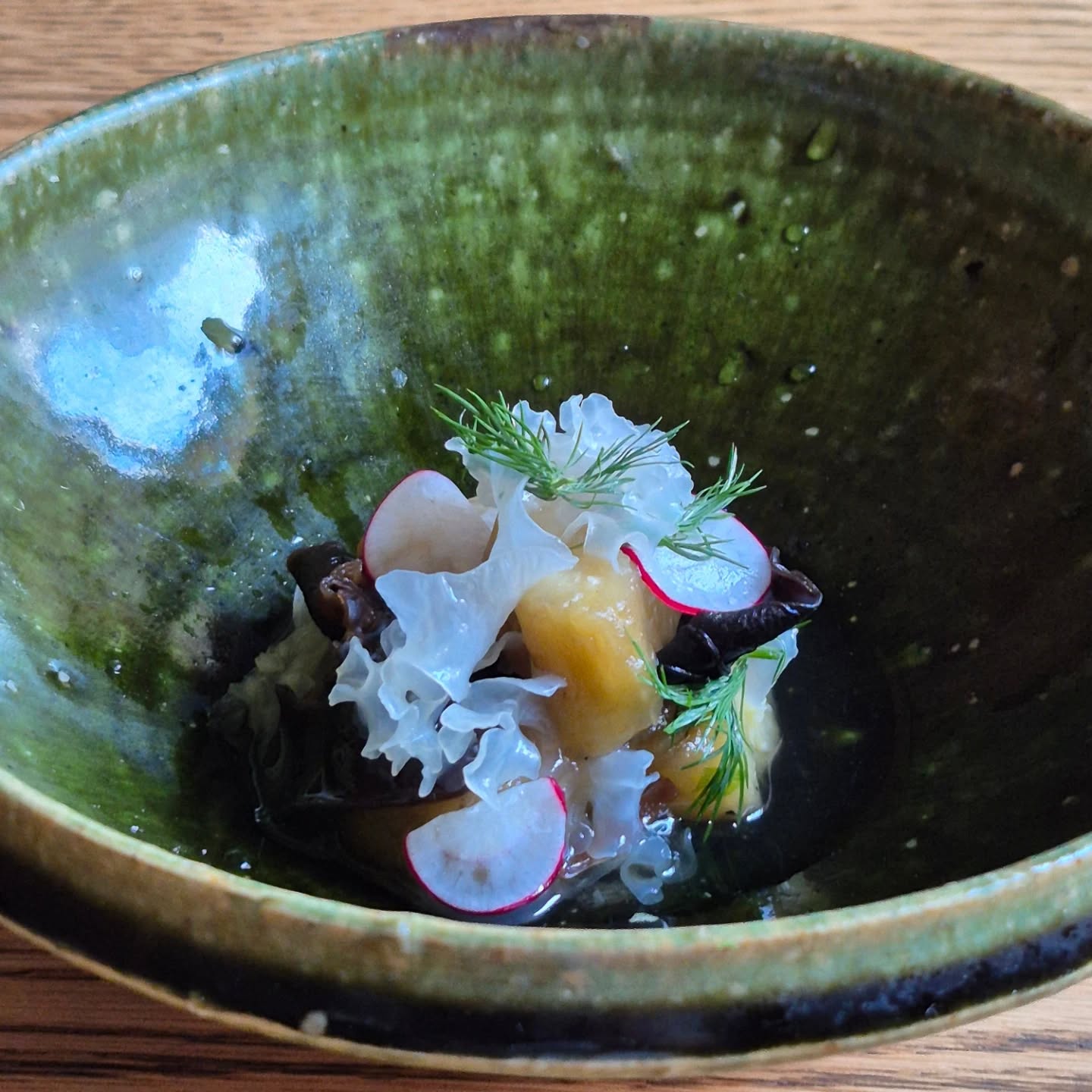 来月の試作
「焼きナス　木耳　南蛮酢」

冷やし焼きナスとキクラゲに南蛮酢です
箸休めに

ゴールデンウィークは通常通りの営業(月曜日定休)です
よろしくお願いします

※※※※※※※※※※※※※※※※

浦和での両家顔合わせなど節目のお食事や接待
ご家族、友人のグループでのご利用にもおすすめです

ご予約はこちらからどうぞ
https://edisone.jp/agarifuji/

料理とお酒　あがりふじ

浦和区東仲町15-16 1階

定休日　月曜

営業時間
12:00〜23:00　※最終入店21:00
(12:00～17:00は２日前までにご予約お願いします)