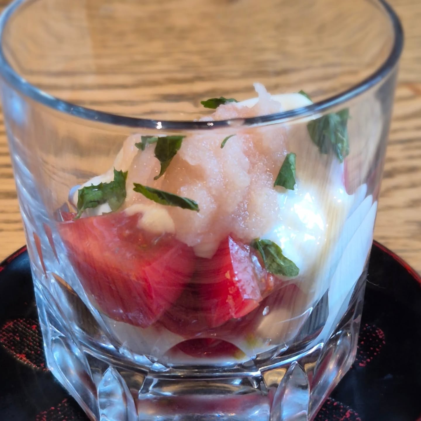 珍しく来月の試作が順調に進んでおります

来月の試作
「トマト　ガリ　水切りヨーグルト　木の芽」

よくあるガリとトマトの取り合わせのアレンジです
ちょっと混ぜて全部一緒に食べるが美味しいやつです

※※※※※※※※※※※※※※※※

浦和での両家顔合わせなど節目のお食事や接待
ご家族、友人のグループでのご利用にもおすすめです

ご予約はこちらからどうぞ
https://edisone.jp/agarifuji/

料理とお酒　あがりふじ

浦和区東仲町15-16 1階

定休日　月曜

営業時間
12:00〜23:00　※最終入店21:00
(12:00～17:00は２日前までにご予約お願いします)