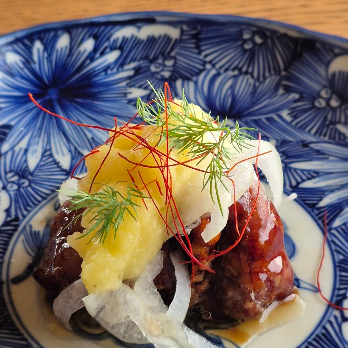 来月から試作を開始します。
「豚肉の甘酢餡　パイナップルのピューレ」

酢豚です。
酢豚とパイナップルです

甘酢餡は要調整、パイナップルをサルサのようにした方が良いかどうかも考え中

まだ未完成です

※※※※※※※※※※※※※※※※

浦和での両家顔合わせなど節目のお食事や接待
ご家族、友人のグループでのご利用にもおすすめです

ご予約はこちらからどうぞ
https://edisone.jp/agarifuji/

料理とお酒　あがりふじ

浦和区東仲町15-16 1階

定休日　月曜

営業時間
12:00〜23:00　※最終入店21:00
(12:00～17:00は２日前までにご予約お願いします)