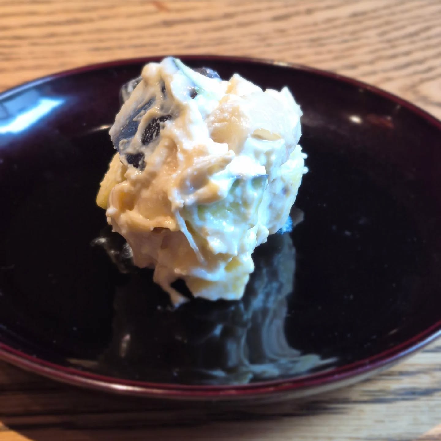 来月の献立(予定)
【先付】温玉 おろしトマト 夏野菜
【椀】 パプリカすり流し 蒸し茄子
【刺身】三種盛り合わせ
【凌ぎ】煮穴子サンドイッチ
【八寸】日替わり 酒の肴6~8種
【揚物】ハモ春巻き
【箸休】水茄子 ガリ 白和え
【焼物】豚酒塩焼 スパイス味噌
【〆】 揚げもろこしご飯 奈良漬 青海苔
【甘味】水菓子
いつも通り直前で変わる可能性もありますが、現時点ではこのように考えております。
※※※※※※※※※※※※※※※※
浦和での両家顔合わせなど節目のお食事や接待
ご家族、友人のグループでのご利用にもおすすめです
ご予約はこちらからどうぞ
https://edisone.jp/agarifuji/
料理とお酒 あがりふじ
浦和区東仲町15-16 1階
定休日 月曜
営業時間
12:00〜23:00 ※最終入店21:00
(12:00~17:00は2日前までにご予約お願いします)