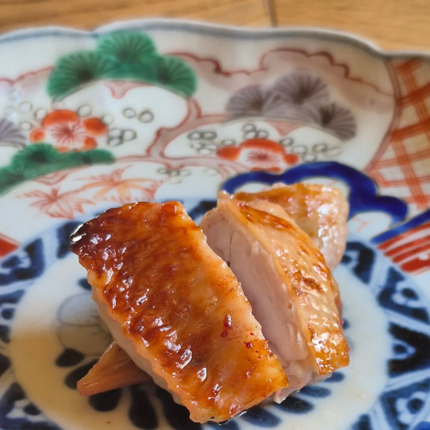 来月の試作
「鶏手羽酒盗焼き」

かつおの酒盗と酒に浸けた手羽を焼き上げます
いいつまみです

※※※※※※※※※※※※※※※※

浦和での両家顔合わせなど節目のお食事や接待
ご家族、友人のグループでのご利用にもおすすめです

ご予約はこちらからどうぞ
https://edisone.jp/agarifuji/

料理とお酒　あがりふじ

浦和区東仲町15-16 1階

定休日　月曜

営業時間
12:00〜23:00　※最終入店21:00
(12:00～17:00は２日前までにご予約お願いします)