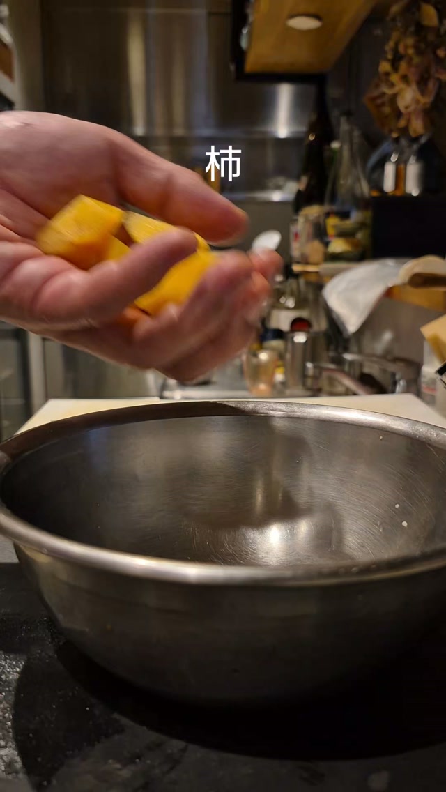 浦和の小さな和食店
季節の食材をひと味違った組み合わせで
コースと、好きな料理を選べるアラカルト

12:00〜23:00（L.O.21:00）
※12:00～17:00は2日前までに要予約

月曜定休

ご予約はこちらからどうぞ
https://edisone.jp/agarifuji/

料理とお酒　あがりふじ

浦和区東仲町15-16 ,FourLeaf ,1階

定休日　月曜

営業時間
12:00〜23:00　
※最終入店21:00
(12:00～17:00は２日前までにご予約お願いします)